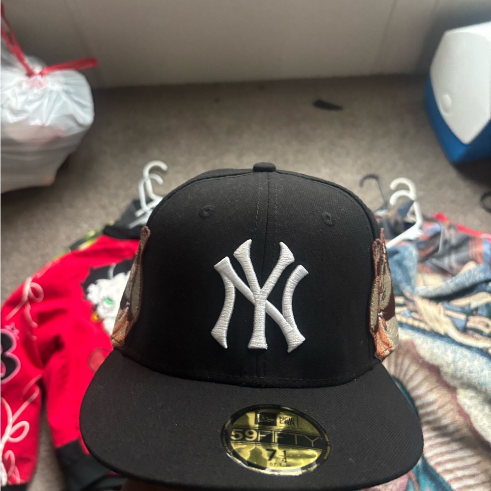 New Era Black & White NY Yankees Fitted Cap with Camo Side Panels